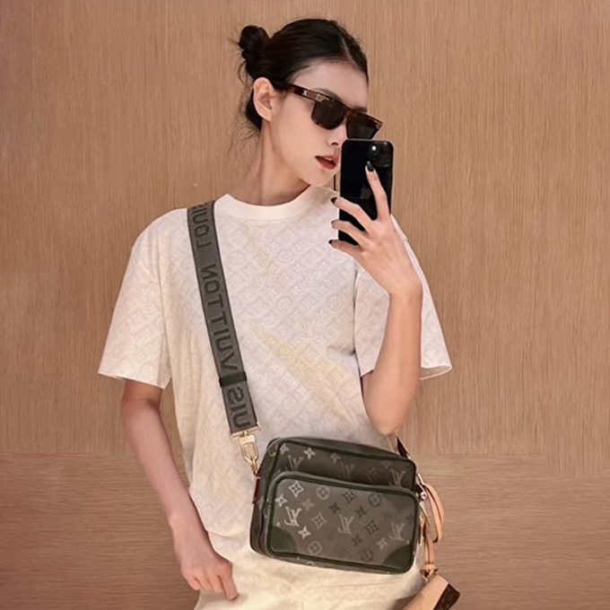 lv louis vuitton monogram crew neck t-shirt